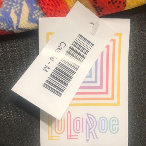 Lularoe M Cassie - Picture 2 of 5